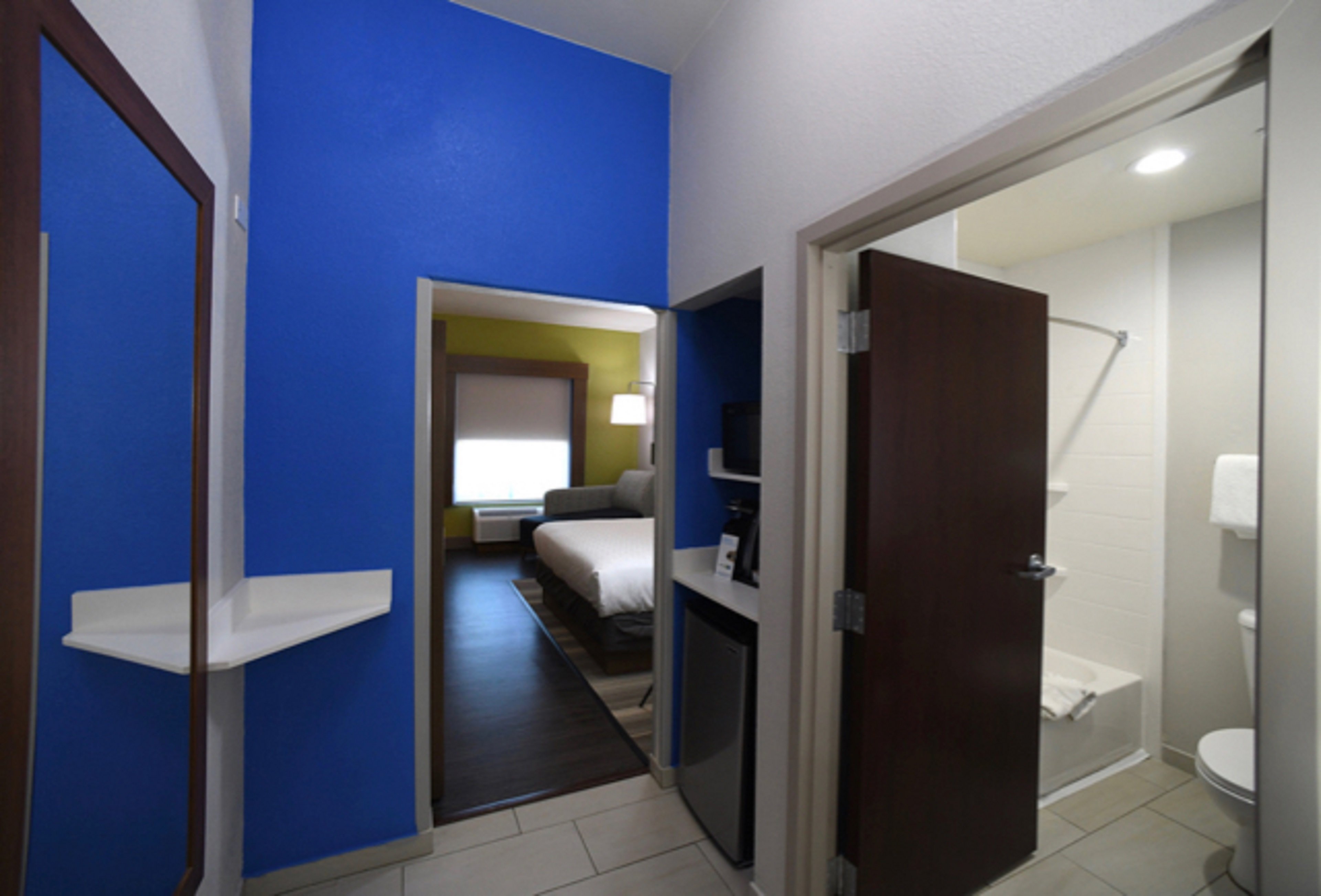 holiday inn express hotel and suites seguin by ihg