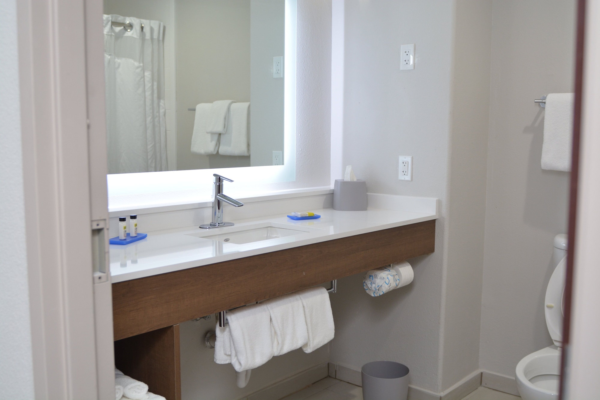 holiday inn express hotel and suites seguin by ihg