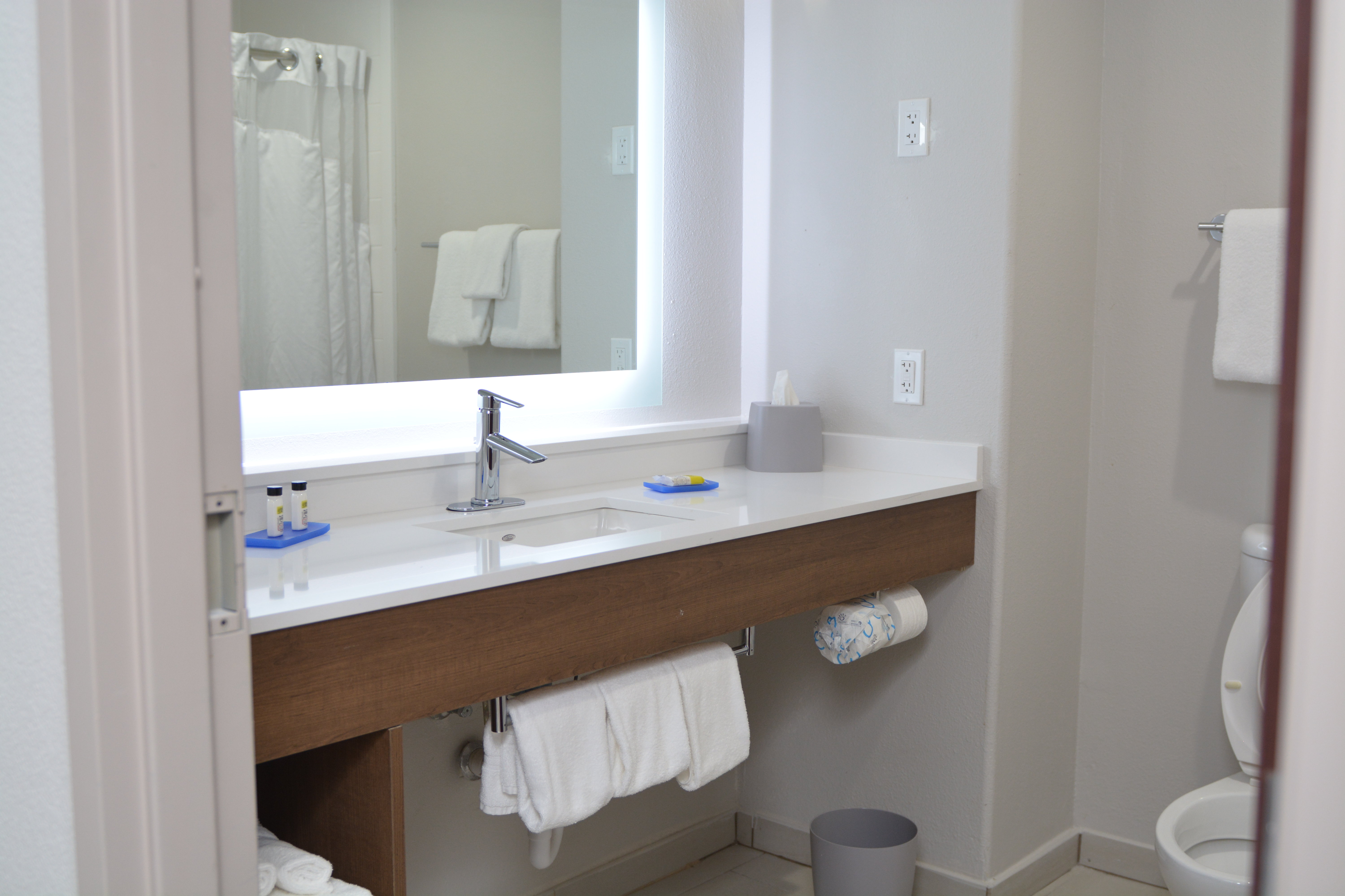 holiday inn express hotel and suites seguin by ihg