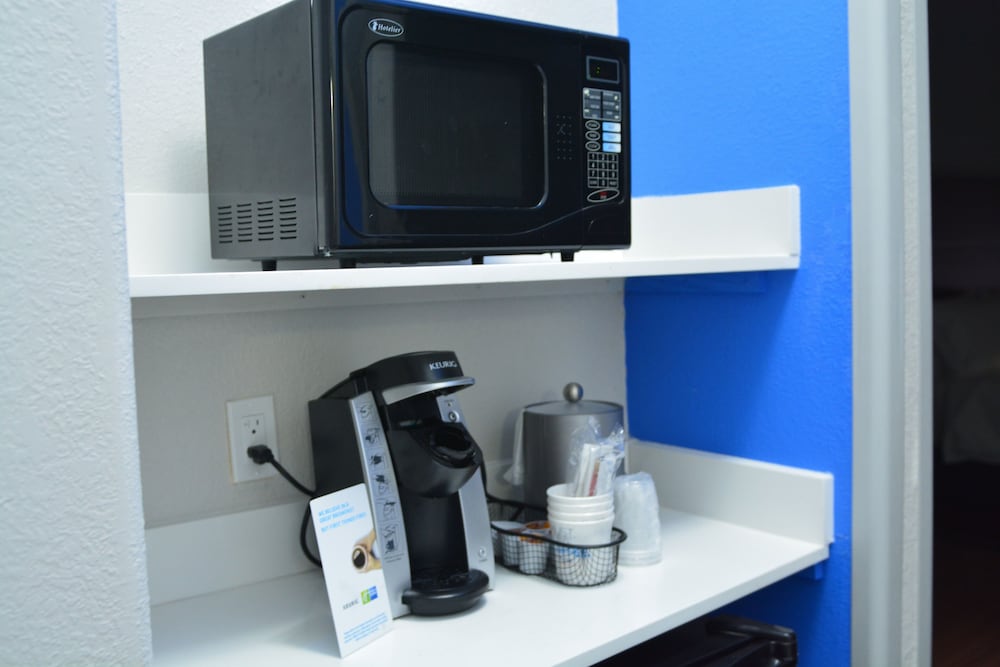 holiday inn express hotel and suites seguin by ihg