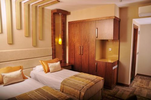 avin hotel