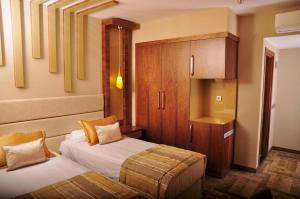avin hotel