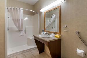 devonian hotel and suites