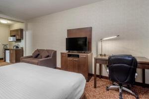 devonian hotel and suites