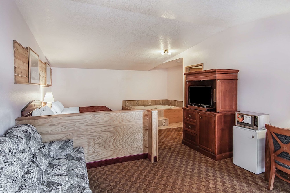 econo lodge inn and suites madras