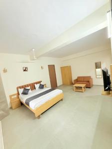 hotel krishna garden