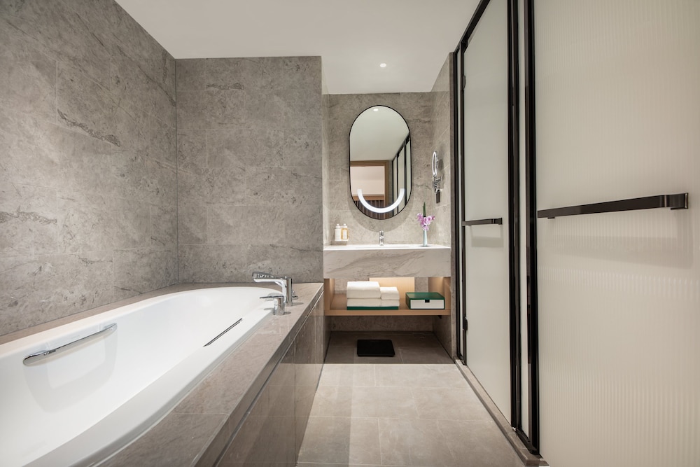 holiday inn shanghai nanjing road by ihg