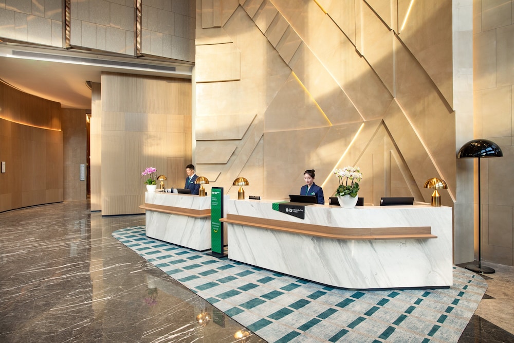 holiday inn shanghai nanjing road by ihg