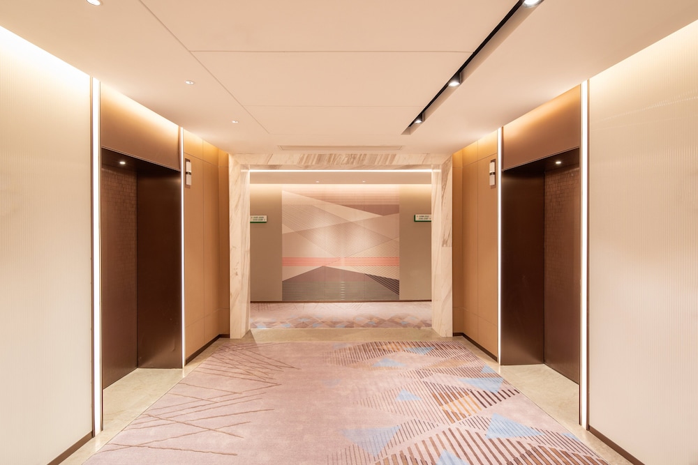holiday inn shanghai nanjing road by ihg