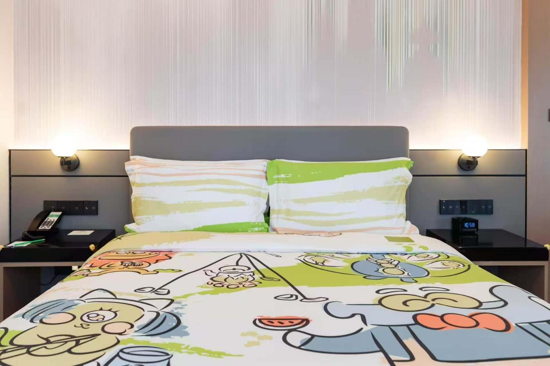 holiday inn shanghai nanjing road by ihg