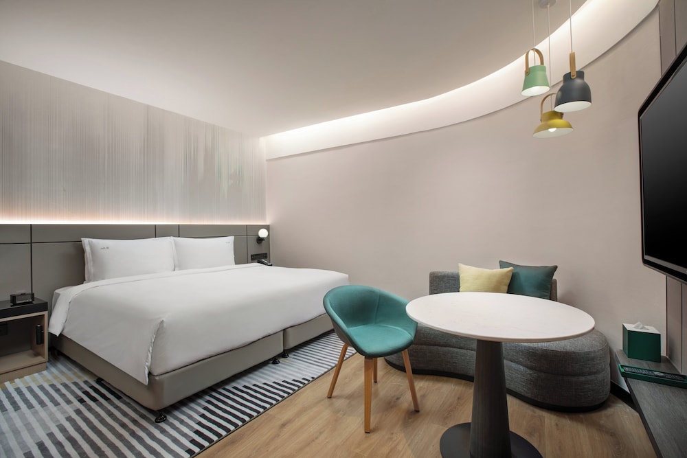 holiday inn shanghai nanjing road by ihg