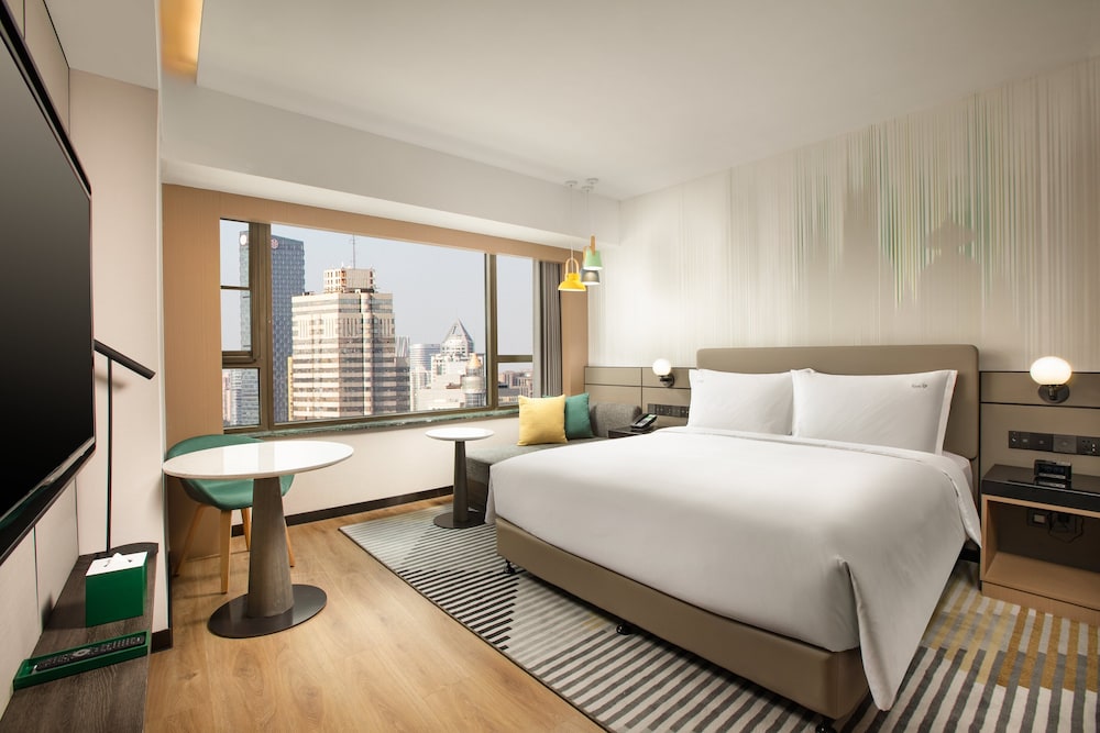 holiday inn shanghai nanjing road by ihg