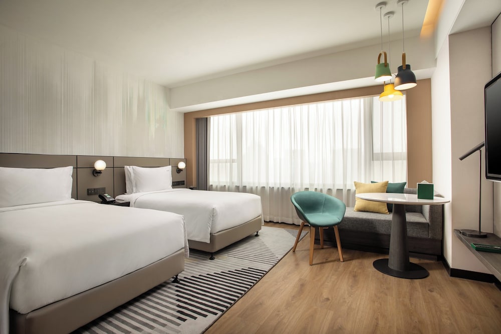 holiday inn shanghai nanjing road by ihg