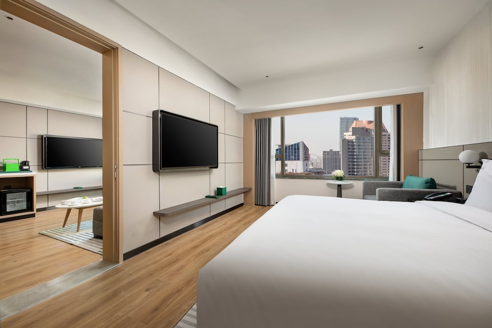 holiday inn shanghai nanjing road by ihg