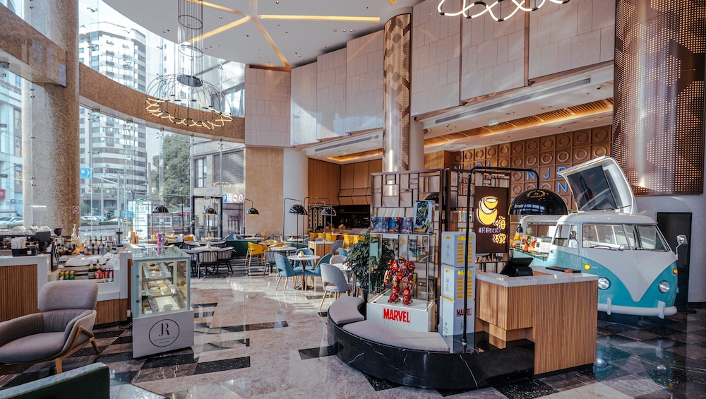 holiday inn shanghai nanjing road by ihg