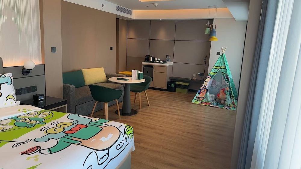 holiday inn shanghai nanjing road by ihg
