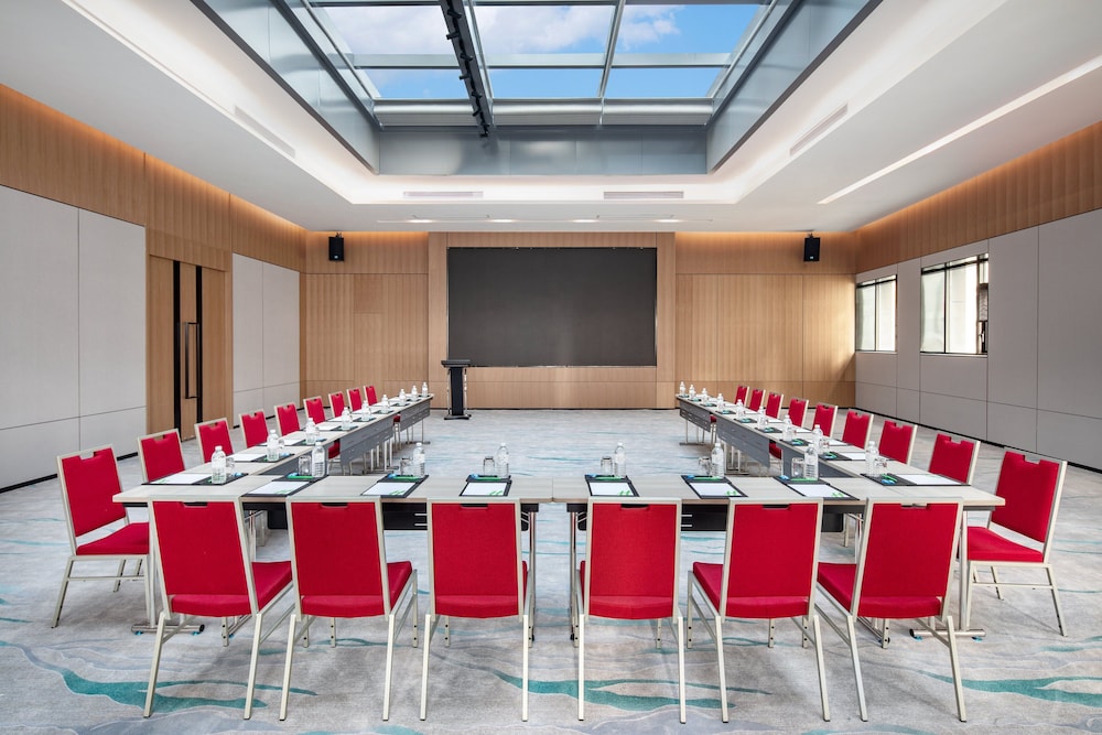 holiday inn shanghai nanjing road by ihg