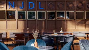holiday inn shanghai nanjing road by ihg