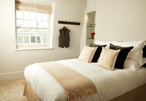 The Bull And The Hide,North London>>City Of London,4 star
