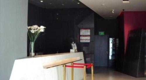 jinjiang inn zhuhai xiangzhou qinglv middle road theater