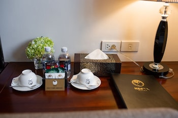 nesta hotel ha noi