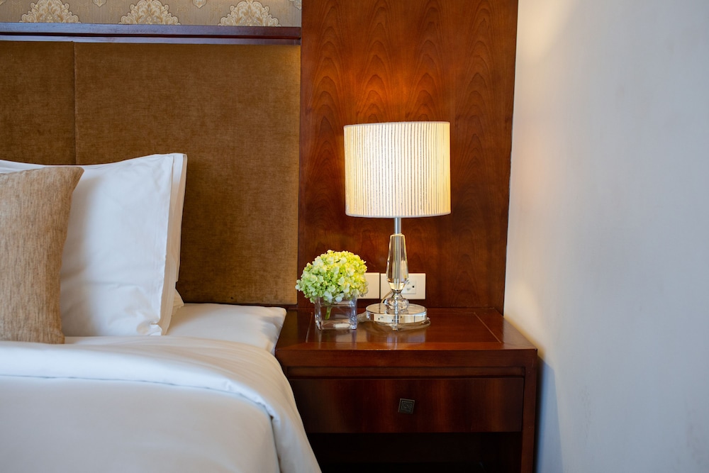 nesta hotel ha noi