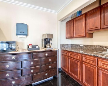 Queencity Inn,Los Angeles>>Long Beach,2 star