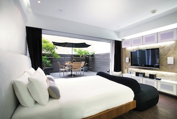 v wanchai