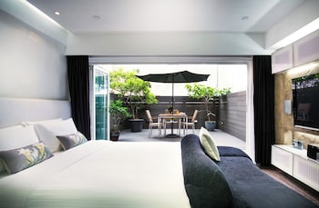 v wanchai