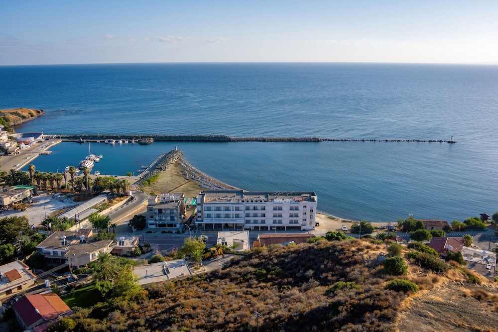 tylos beach hotel