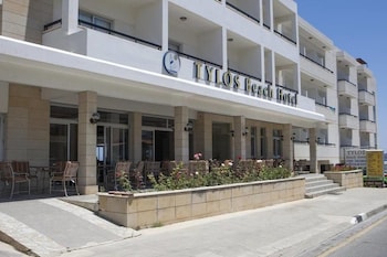 tylos beach hotel
