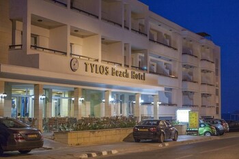 tylos beach hotel