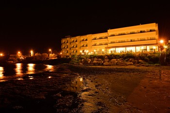 tylos beach hotel