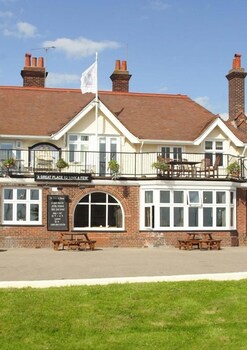 The Victory At Mersea,Colchester>>Clacton-On-Sea,4 star