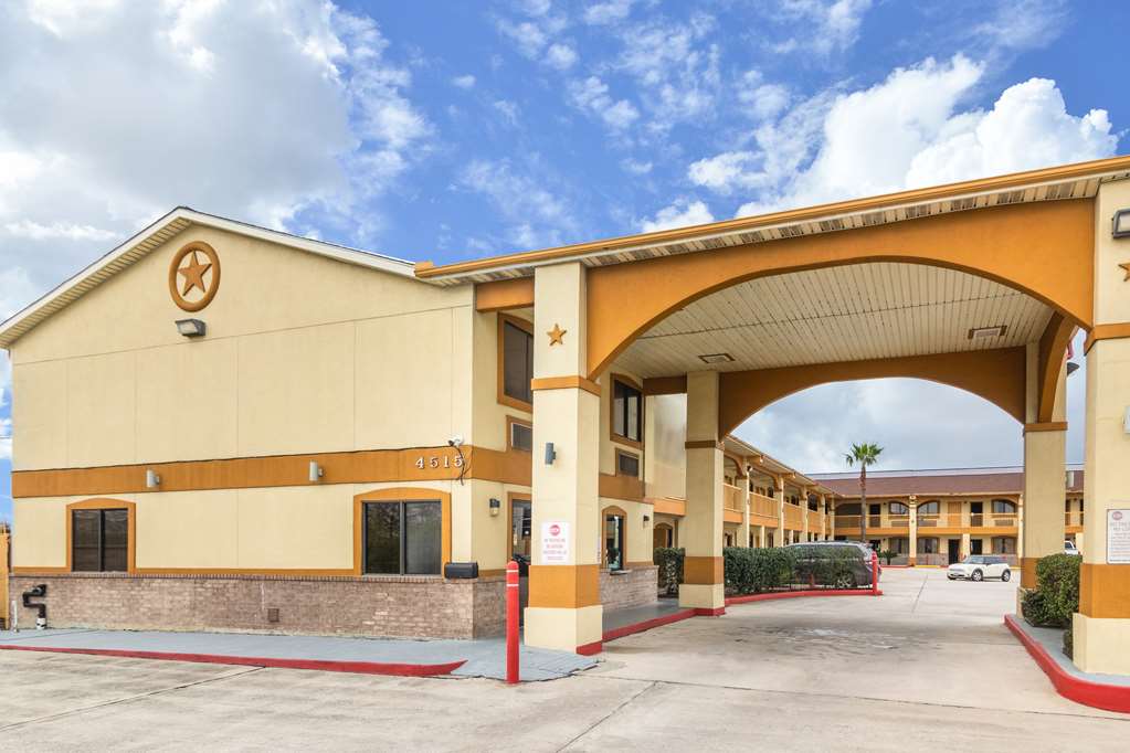 americas best value inn houston heights at i 45