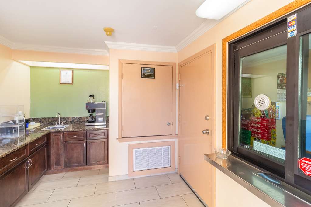 americas best value inn houston heights at i 45