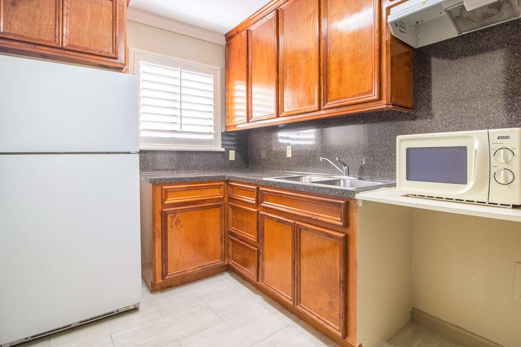 americas best value inn houston heights at i 45