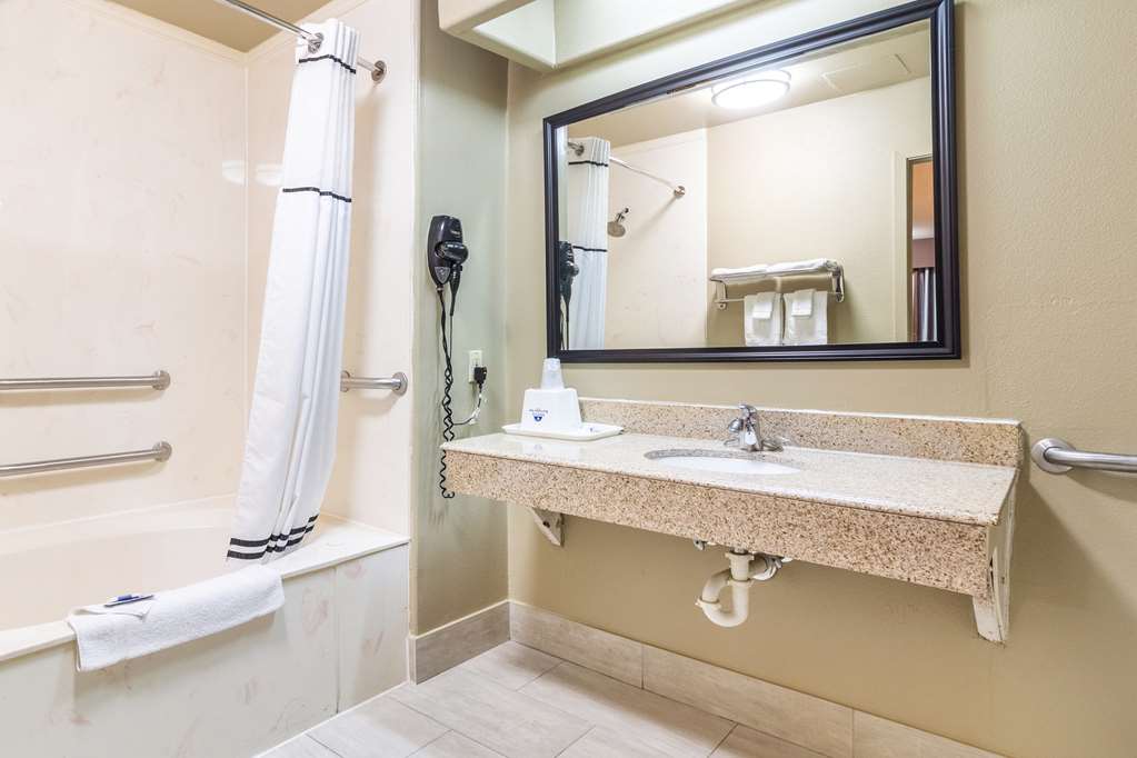 americas best value inn houston heights at i 45