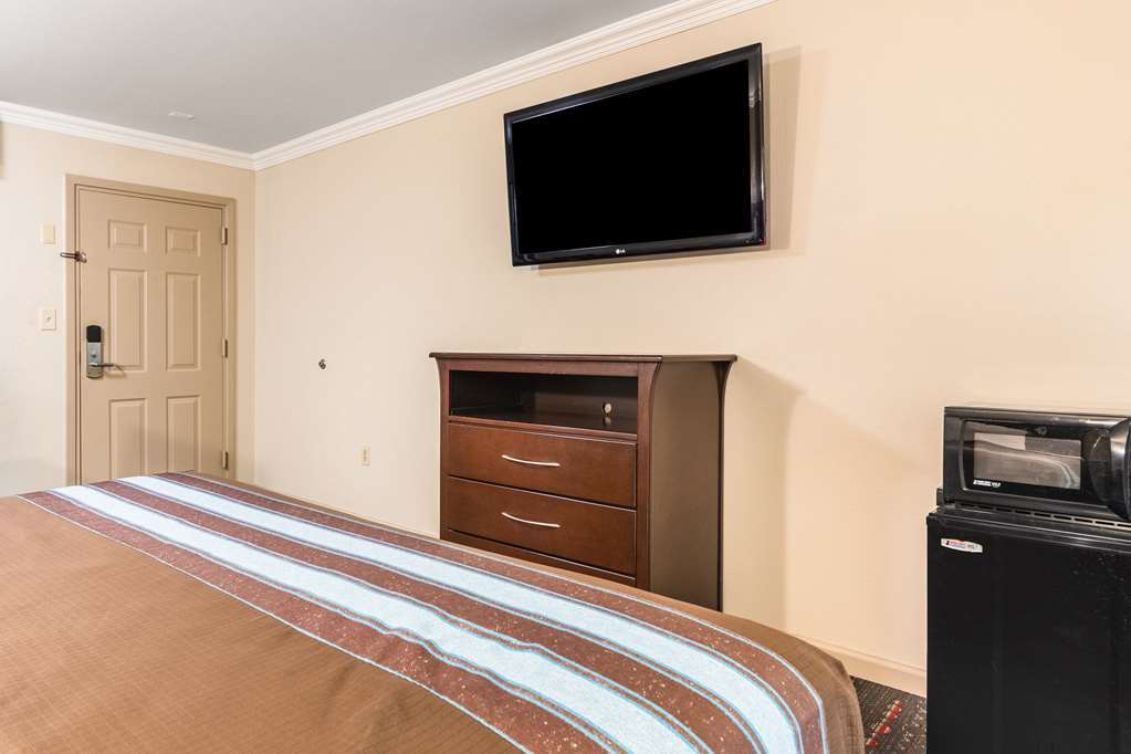 americas best value inn houston heights at i 45