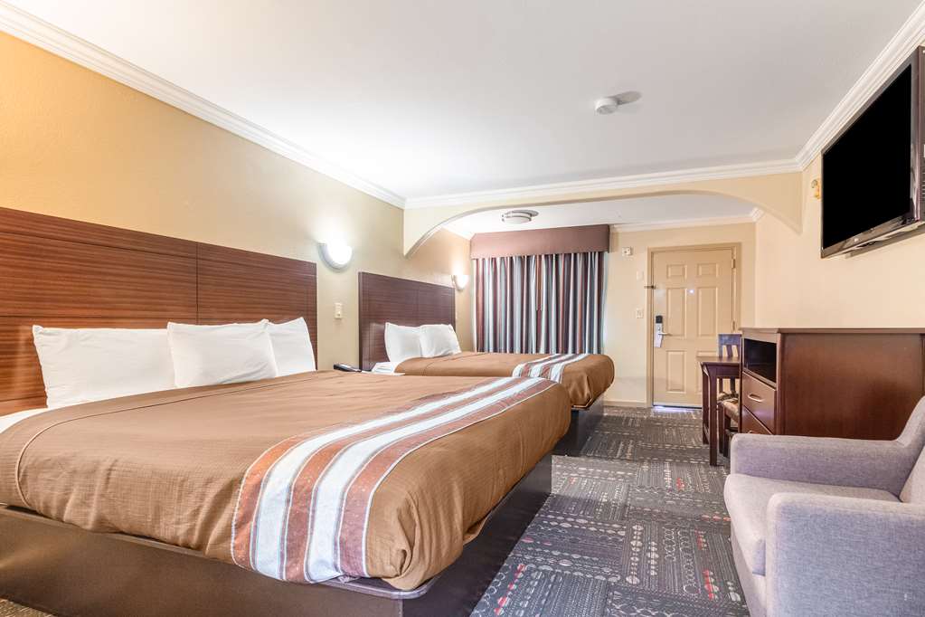 americas best value inn houston heights at i 45