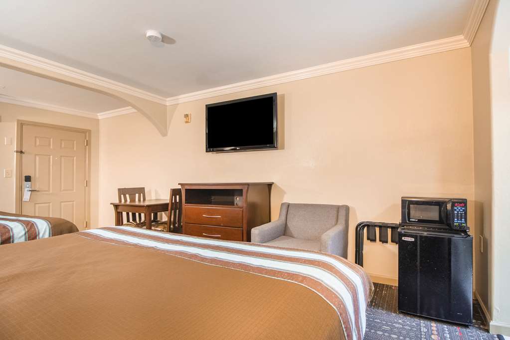 americas best value inn houston heights at i 45