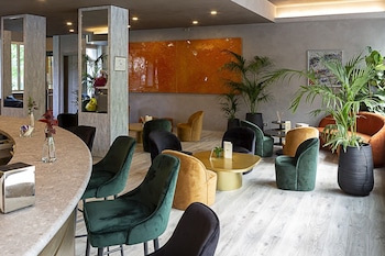 hotel embassy pero