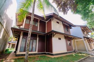 mutiara carita cottages