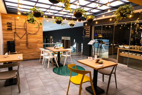 palmetto hotel business san borja