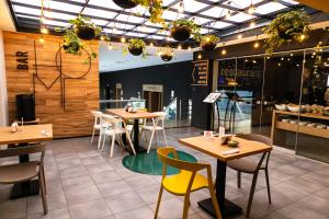 palmetto hotel business san borja
