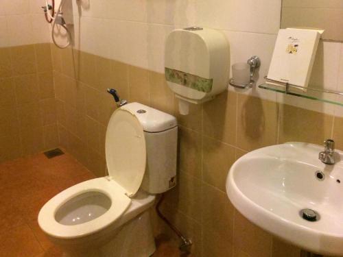 grand far east hotel sdn bhd