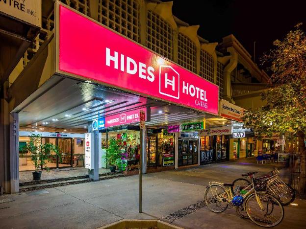 hides hotel cairns
