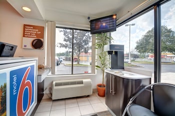 Motel 6 Southington, Ct - Hartford,Plainville>>Hartford,2 star