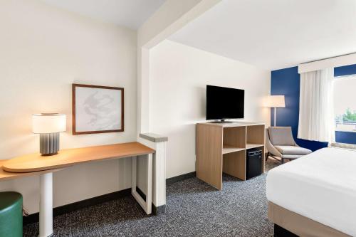 spark by hilton springfield southwest