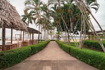 amatique bay hotel